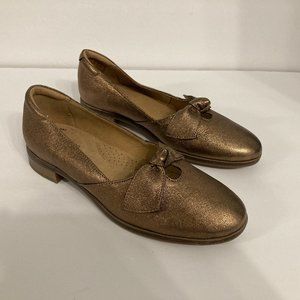 CLARKS Trish Wave Loafers Size 8.5 Metallic Bronze Fall Comfort Shoes Bow